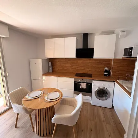 En Roussillon, Piscine, Terrain Tennis, Balcon, Plancha, 4 Couchage * Canet-en-Roussillon
